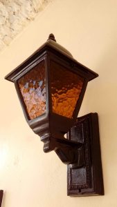 Farola de metal